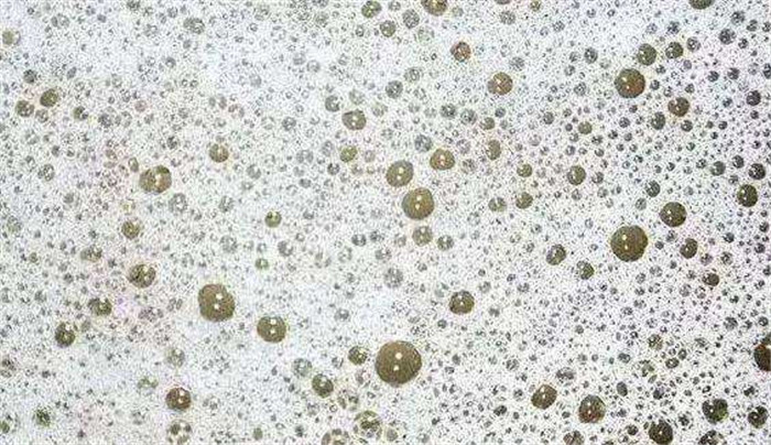 (图:起泡的润滑油)