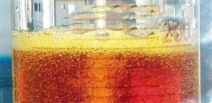 (图:起泡的润滑油)