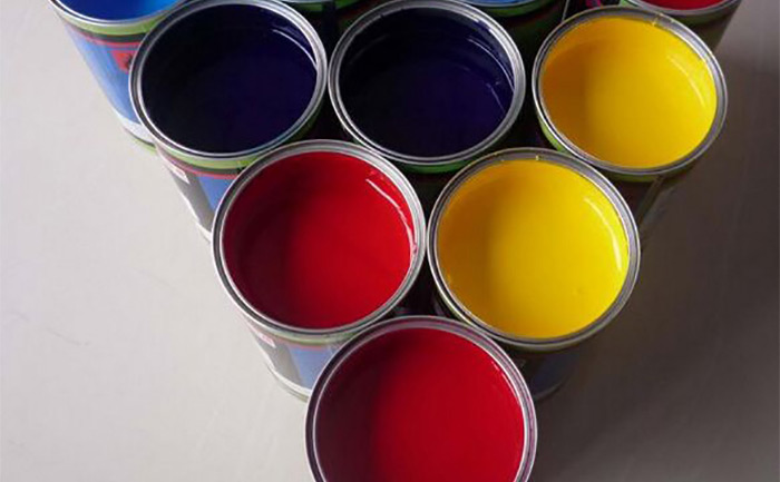 （图：研磨后分散均匀的炭黑色浆）